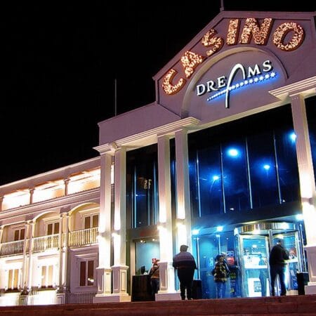 Dreams abandons construction of its new casino in Iquique after the land’s heritage declaration.