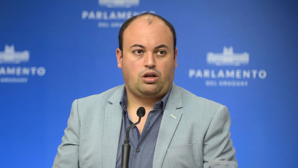 Senator Nicolás Viera Brings the Situation of the Carmelo Hotel Casino to the Parliament of Uruguay