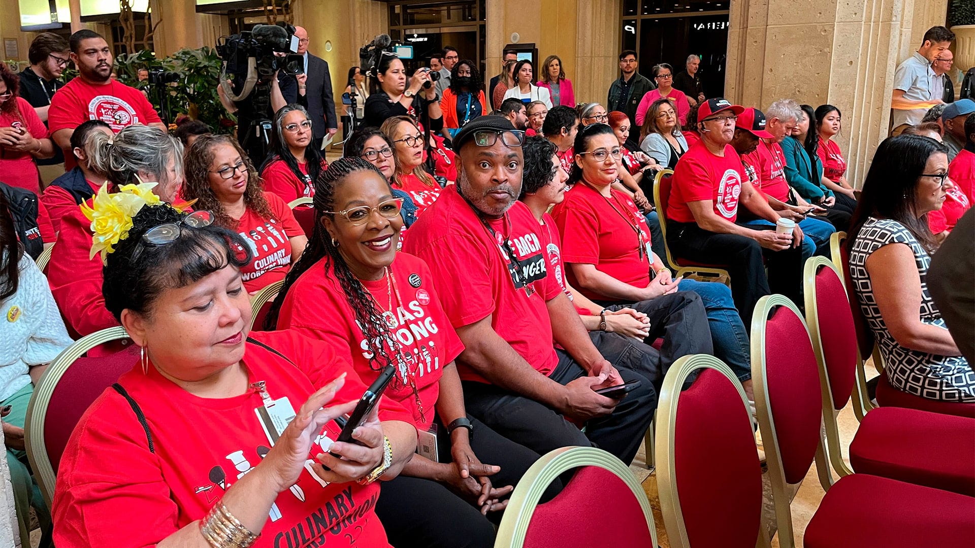 Las Vegas Culinary Union Reaches Historic Labor Agreements with Resorts World and The Cosmopolitan